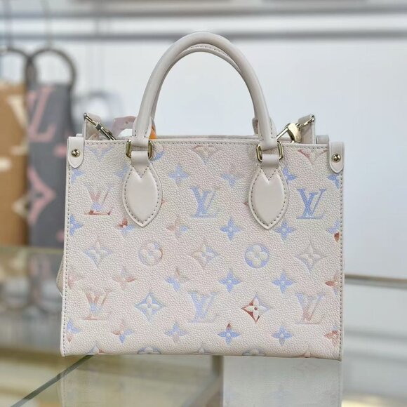 Classic Louis Vuitton Bag: A Stylish and Versatile Choice for Elegance - Picture 1 of 6